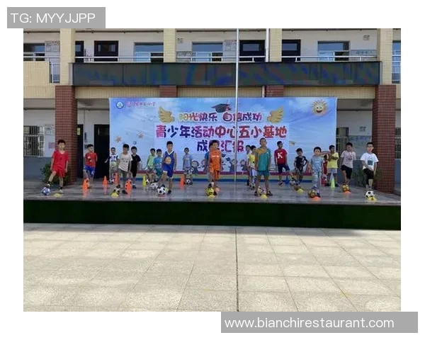 信丰县女子足球比赛精彩直播全程回顾与赛况分析